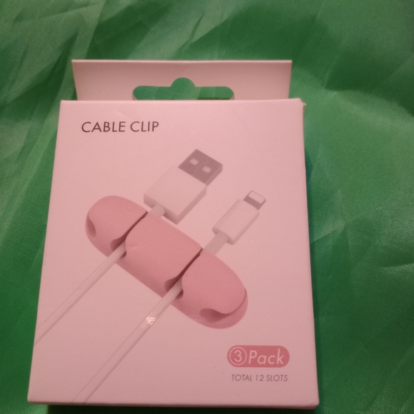 New cable management organizer - Picture 1 of 6